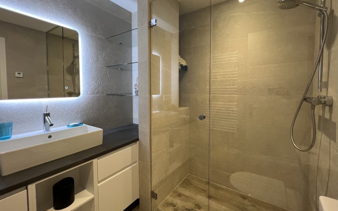 SAINTE-MAXIME | salle de douche